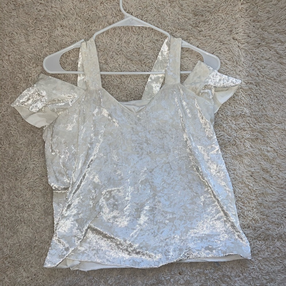 Open shoulder velvet top